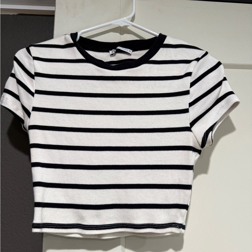 Zara Black and White Cropped Fitted T-Shirt